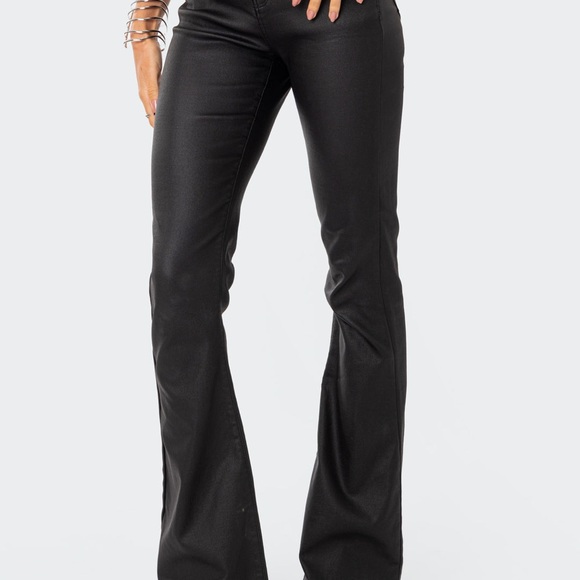 EDIKTED FLARED JEAN SIZE M - Picture 3 of 11